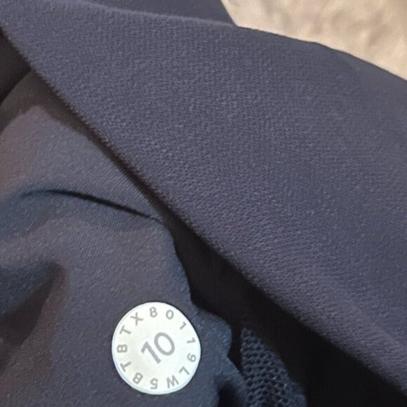 Lululemon On The Fly Pant Woven Size 10 Tall - Picture 9 of 9